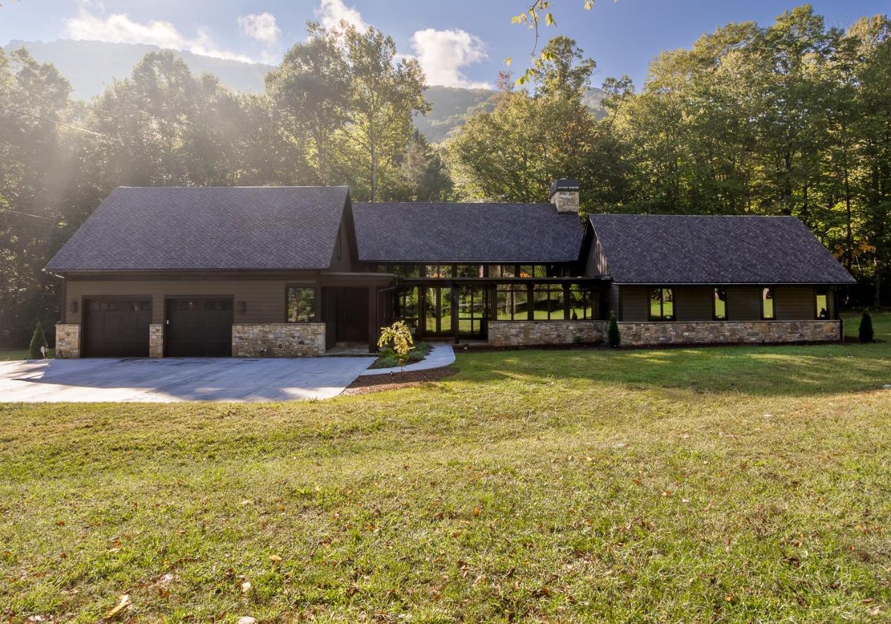 Modern Mountain Creekhouse Villa Maggie Valley Exterior photo